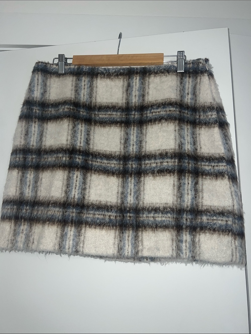 Womens Cream Plaid Fuzzy Mini Skirt - Brand Unknown